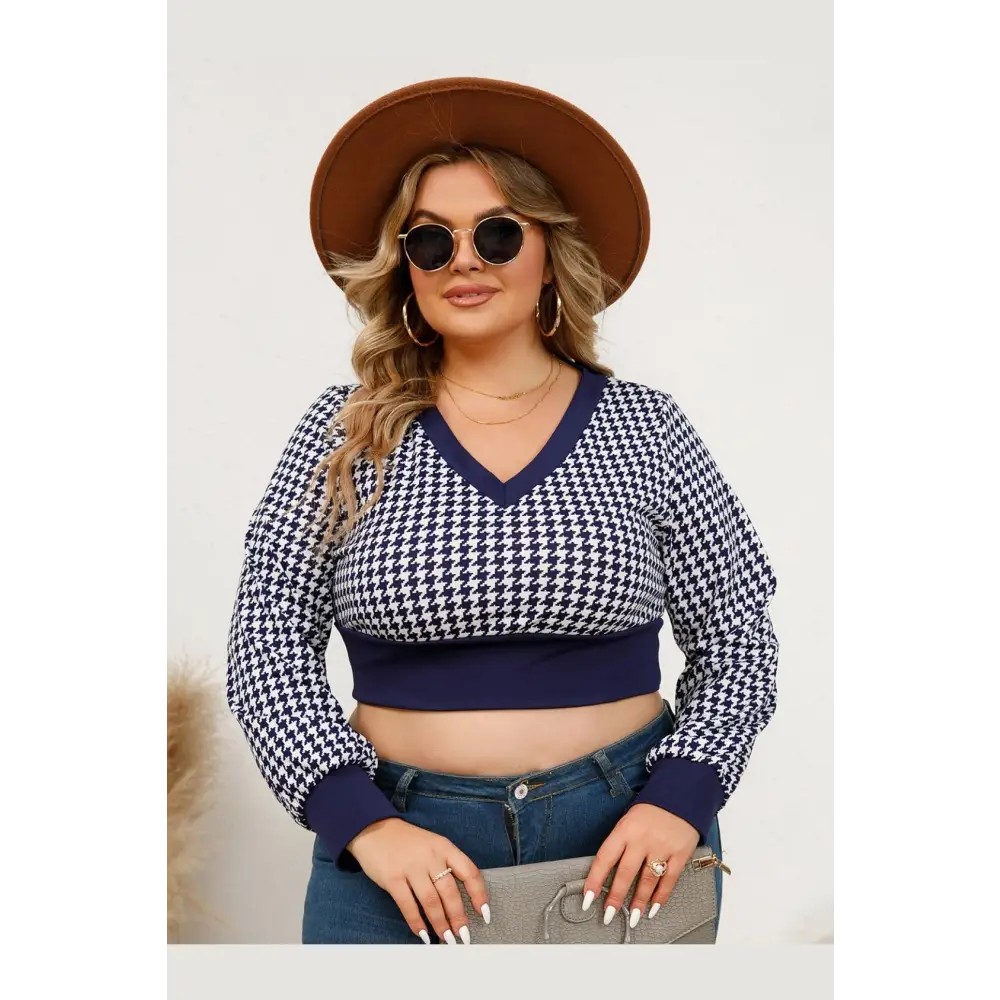 Plus Size Houndstooth V - Neck Long Sleeve Crop Top - XL